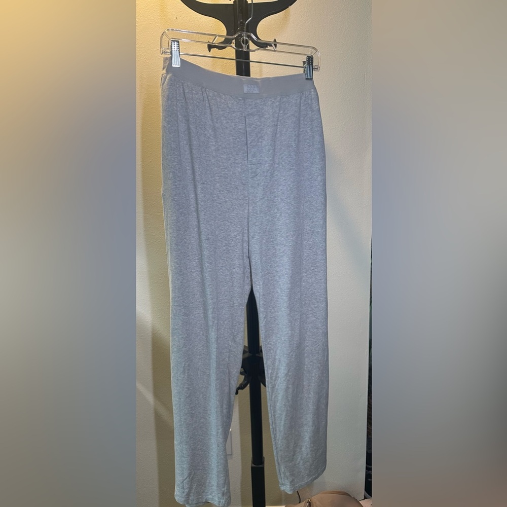 Skims Women’s Gray Lounge Pants - size medium